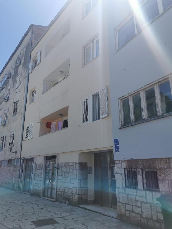 Lauris Luxury Apartment زادار المظهر الخارجي الصورة